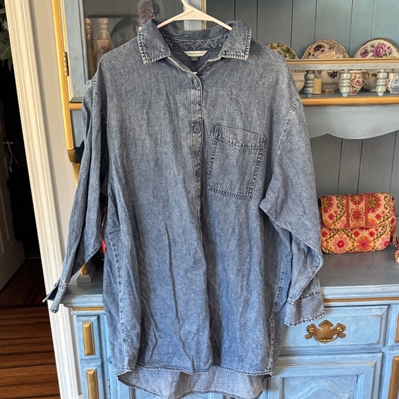 American Eagle Outfitters Dresses & Skirts - American Eagle Outfitters Faded Indigo Denim Shirt Jacket